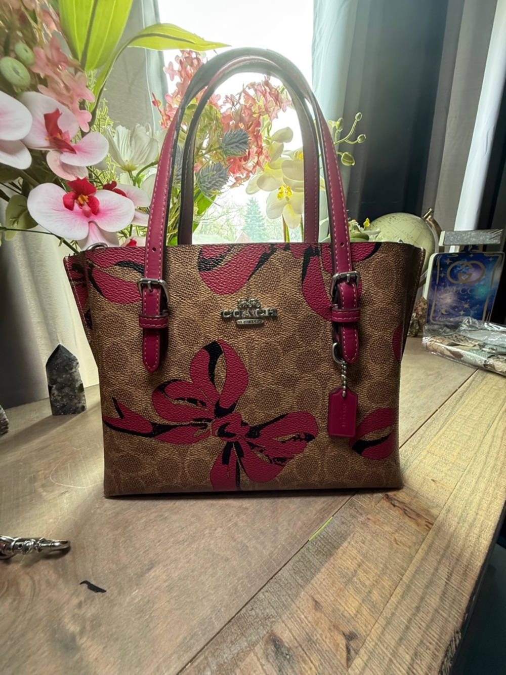 Coach Mollie Tote Bag 25 In Signature Canvas With Bow Print.